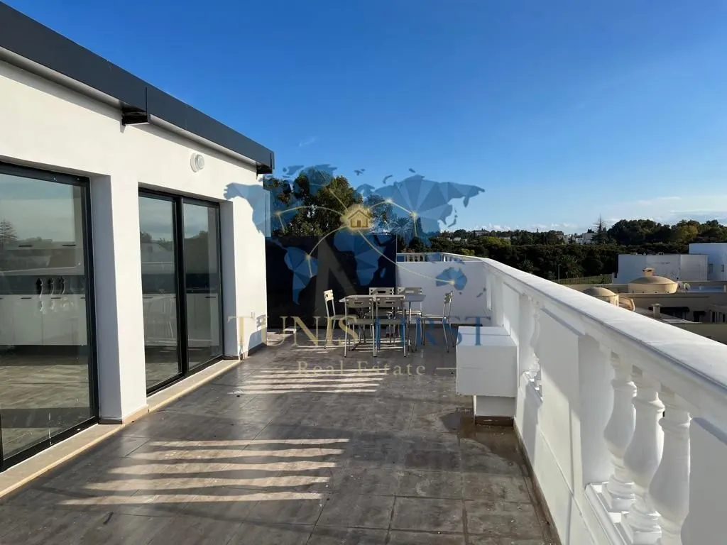 A vendre rooftop duplex S+2 avec terrasse — Marsa Ville