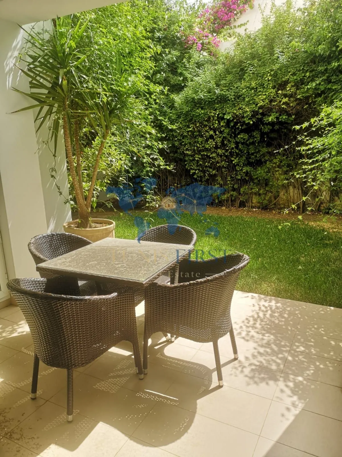 A louer S+1 meublé avec jardin à Marsa Nassim — Cité Les Pins - El Maalaga