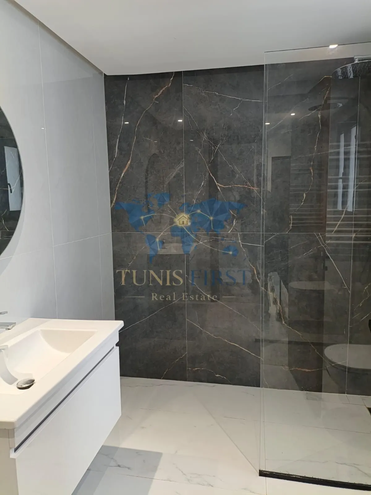 A vendre Triplex S+4 au coeur de La Marsa — Sidi Abdelaziz