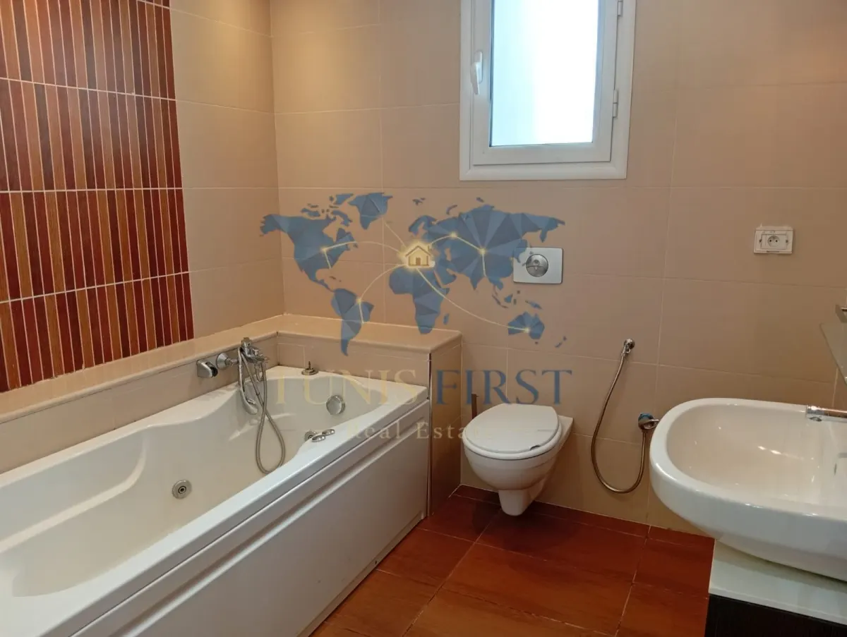 A louer appartement S+3 à La Marsa — Cite Du Stade