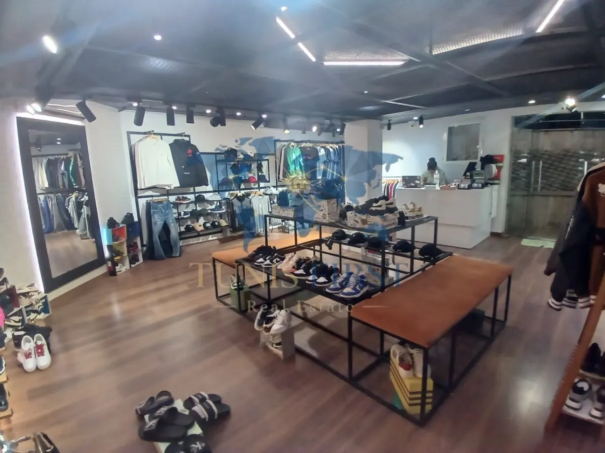 A louer un local commercial de 100m² au coeur de La Marsa — Sidi Abdelaziz