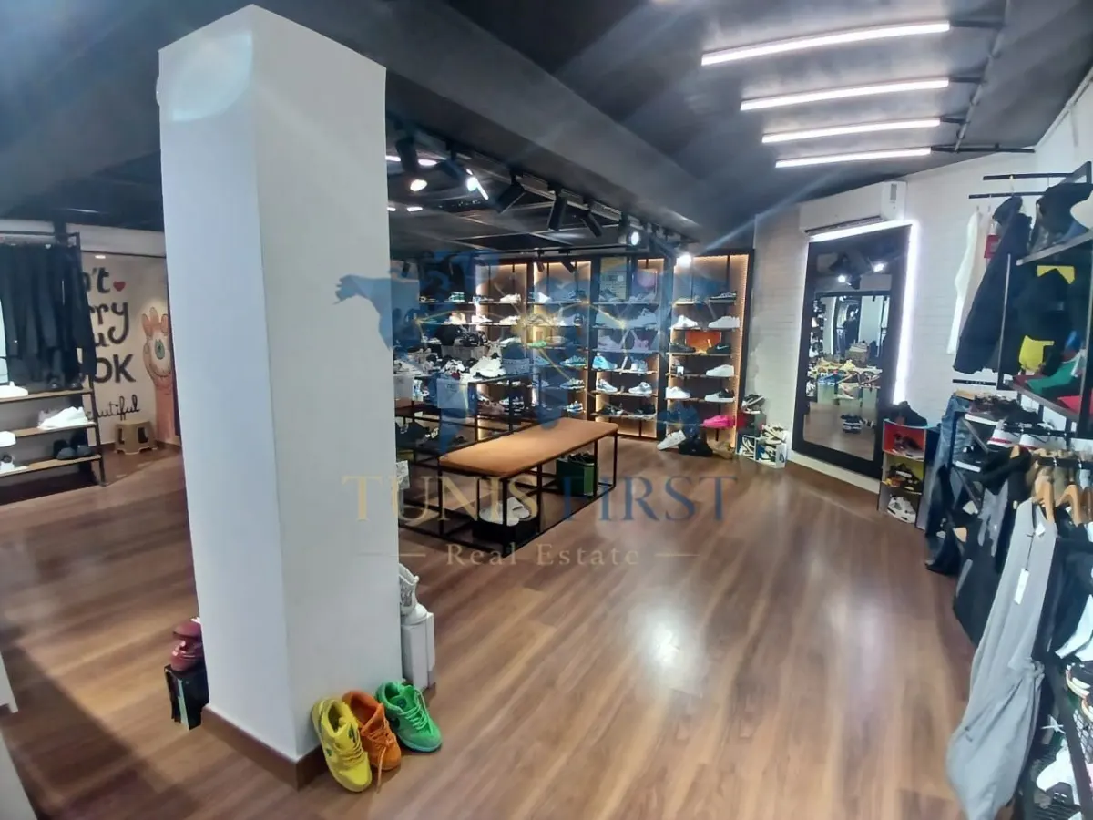 A louer un local commercial de 100m² au coeur de La Marsa — Sidi Abdelaziz