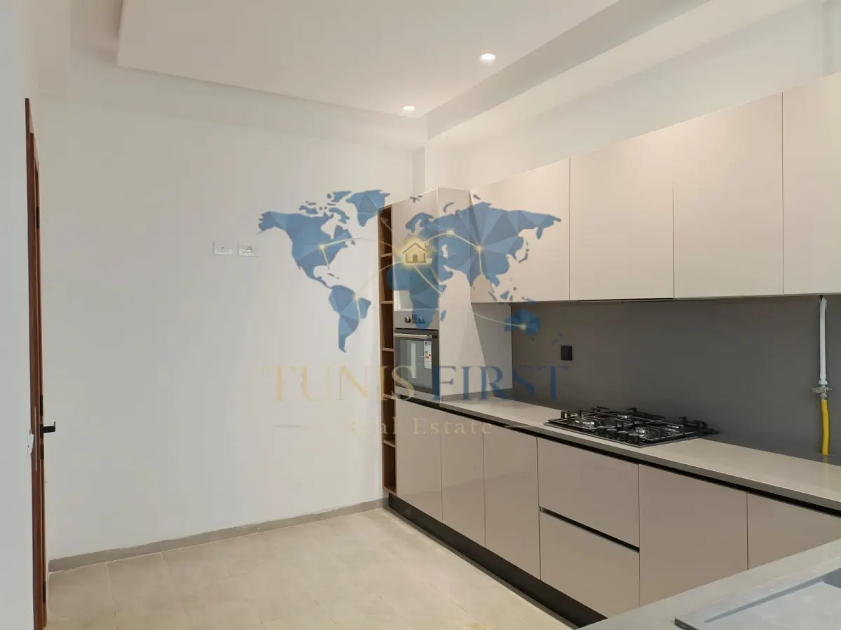 A vendre s+3 avec jardin au coeur de La Marsa — Sidi Abdelaziz