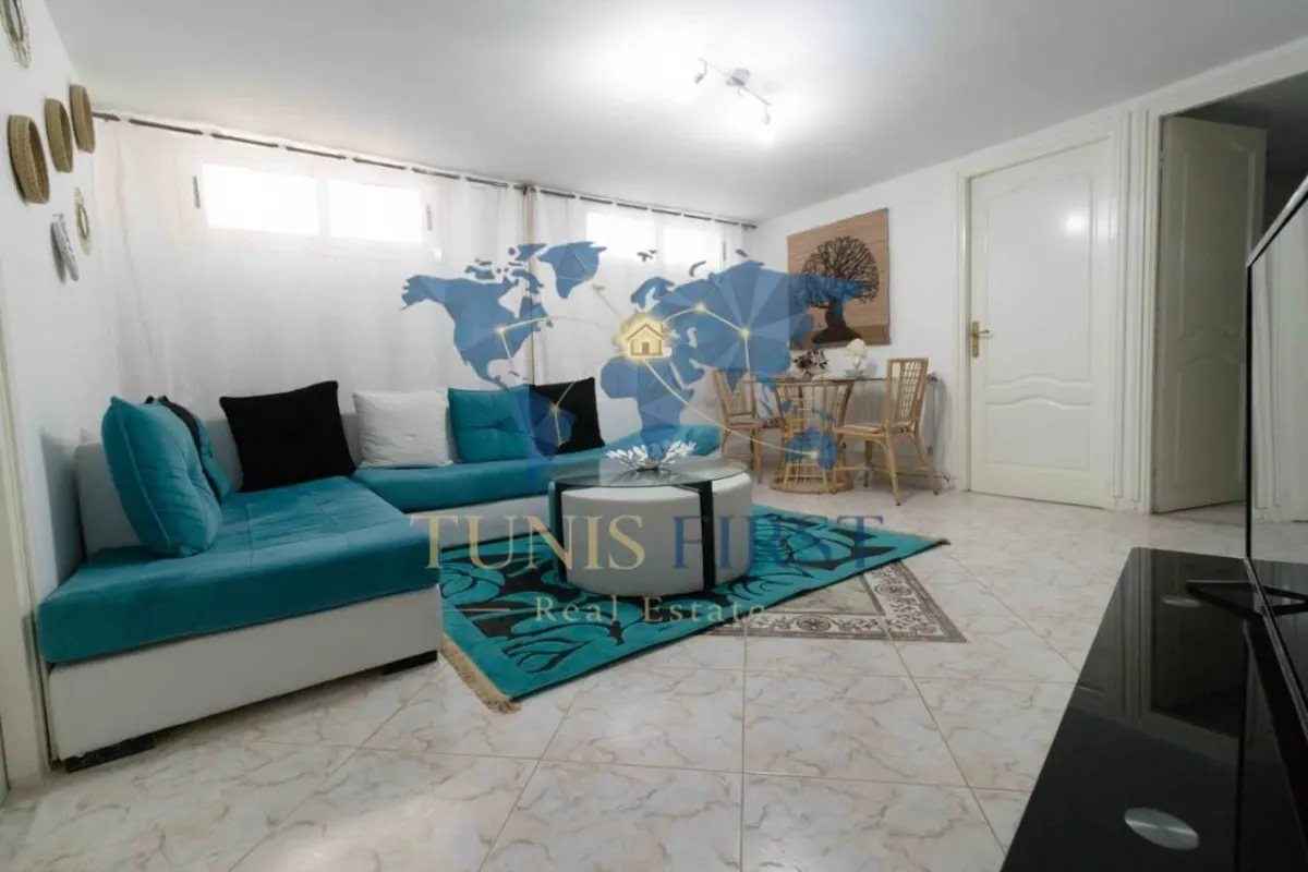 A louer un rez de jardin S+2 meublé à Marsa Corniche — Marsa Plage