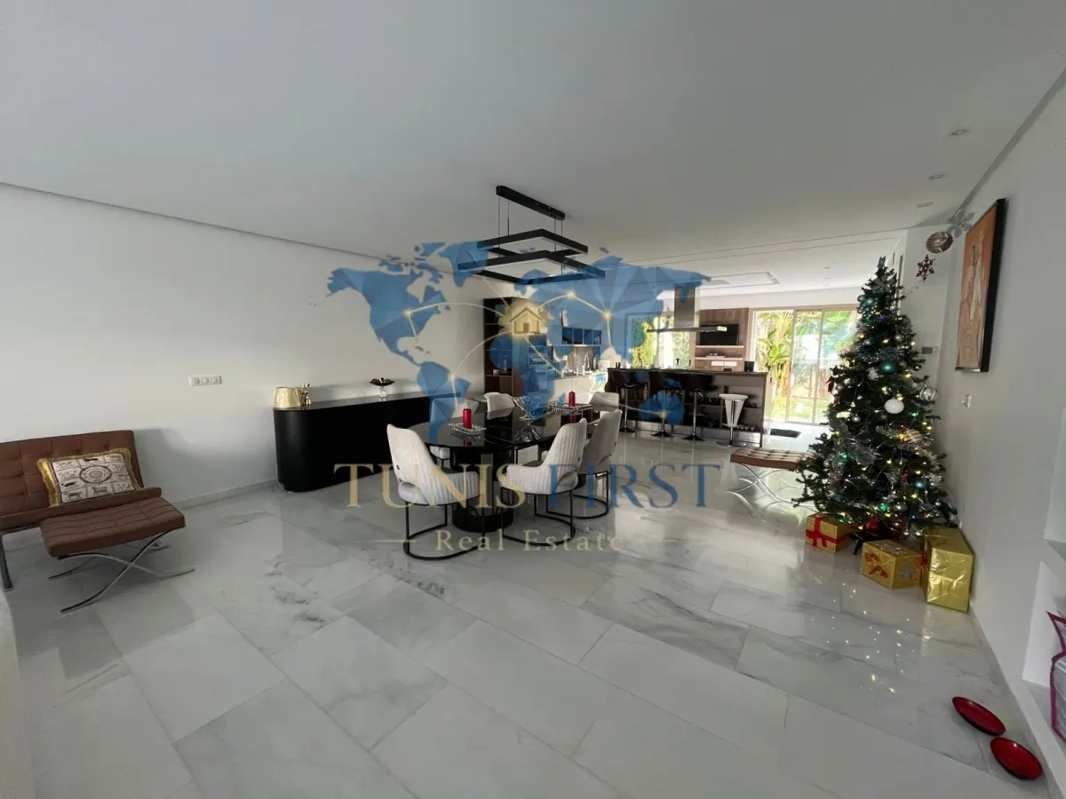 A vendre appartement S+2 avec jardins et piscine à Gammarth — Gammarth