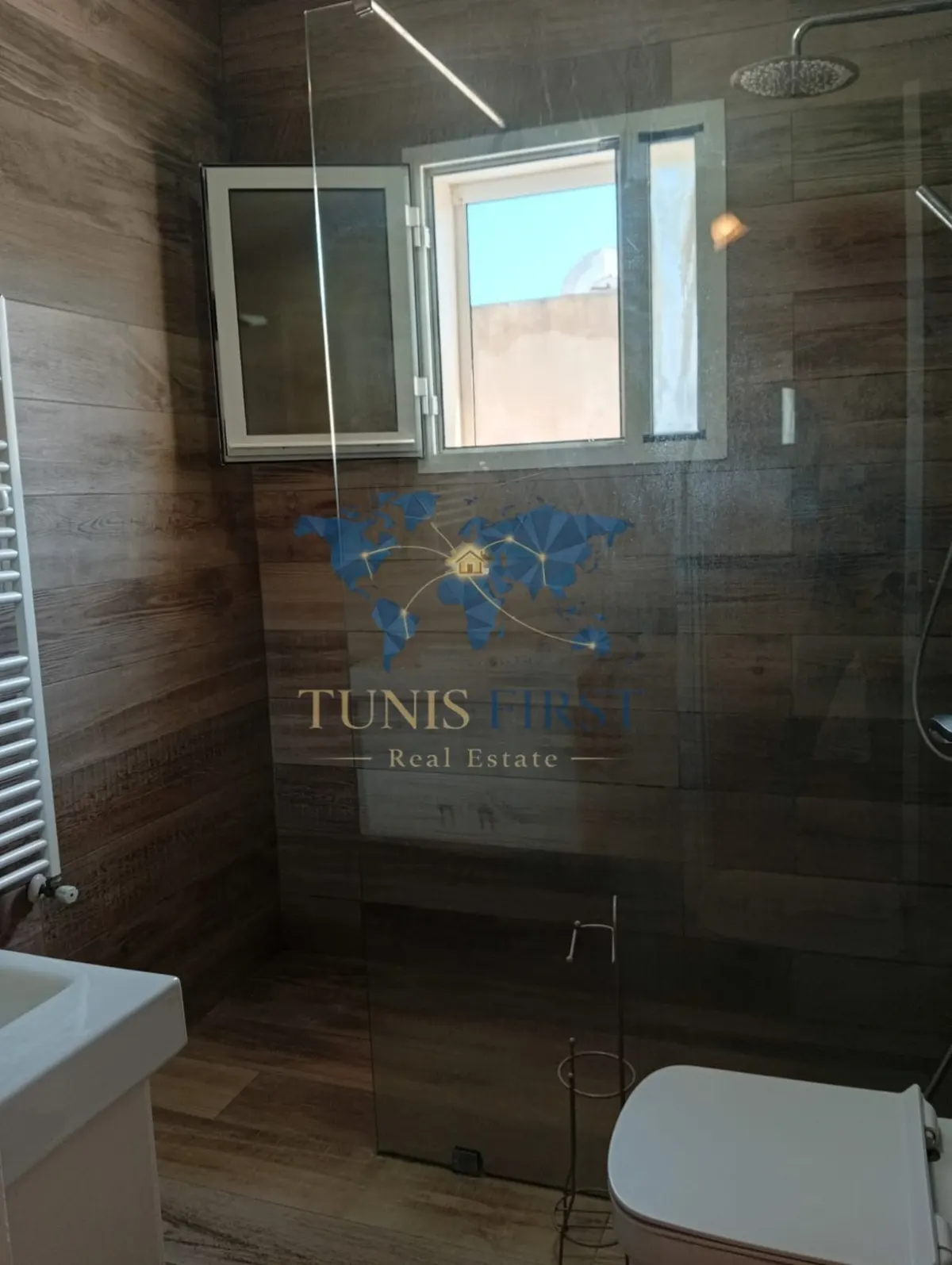 A louer etage de villa S+3 meublé avec jardin à la marsa — Marsa Ennassim