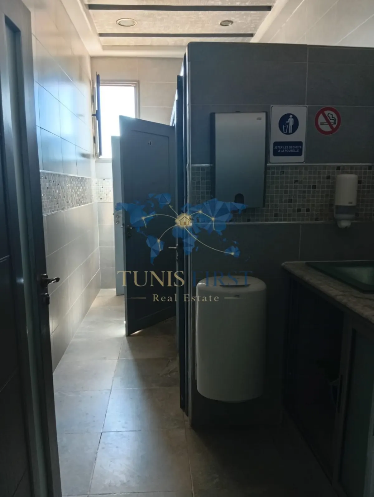 A Louer un open space de 650m² — Route Du Relais