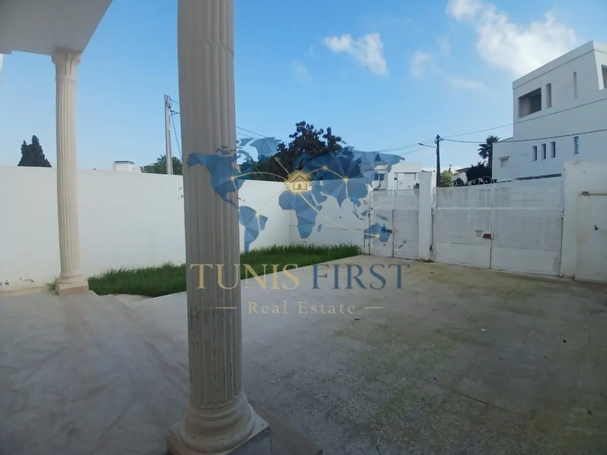 A louer duplex S+3 à La Marsa — Cité Les Pins - El Maalaga