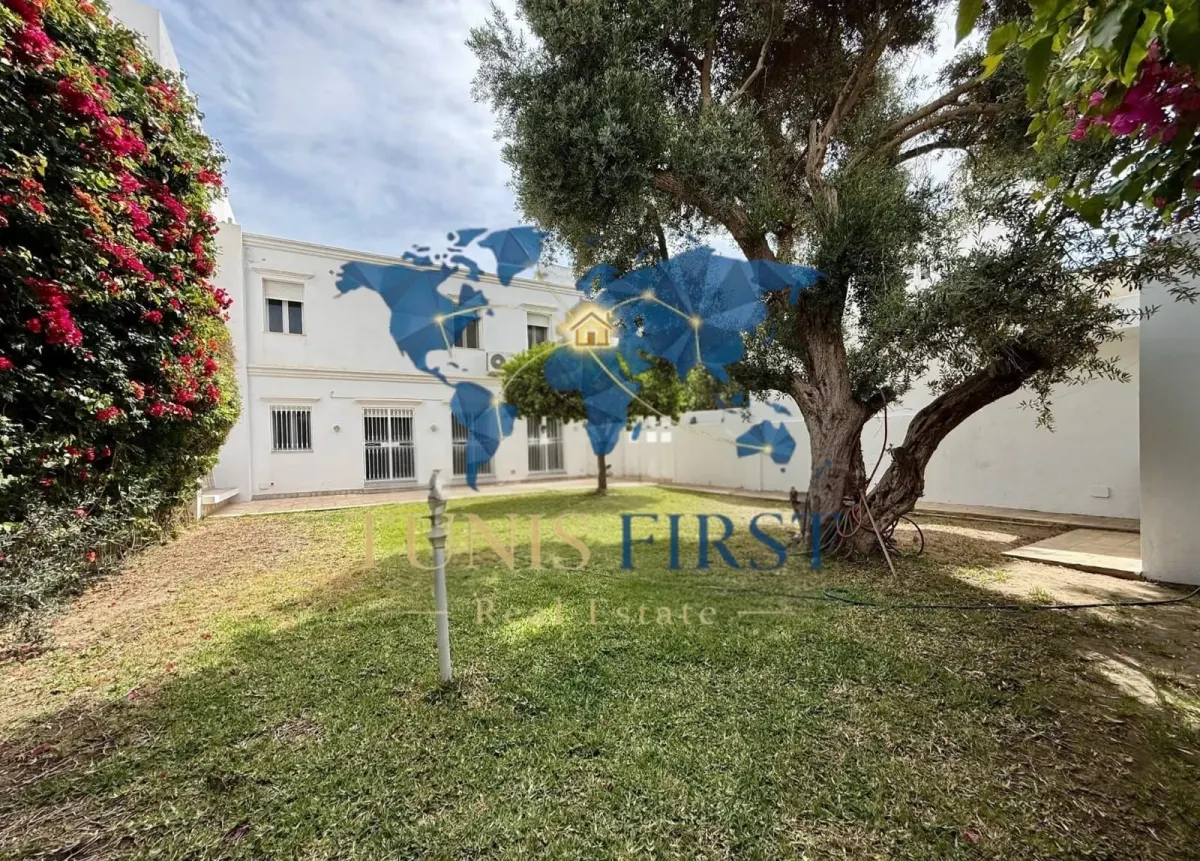 A louer Villa S+4 à Marsa Ville — Marsa Ville