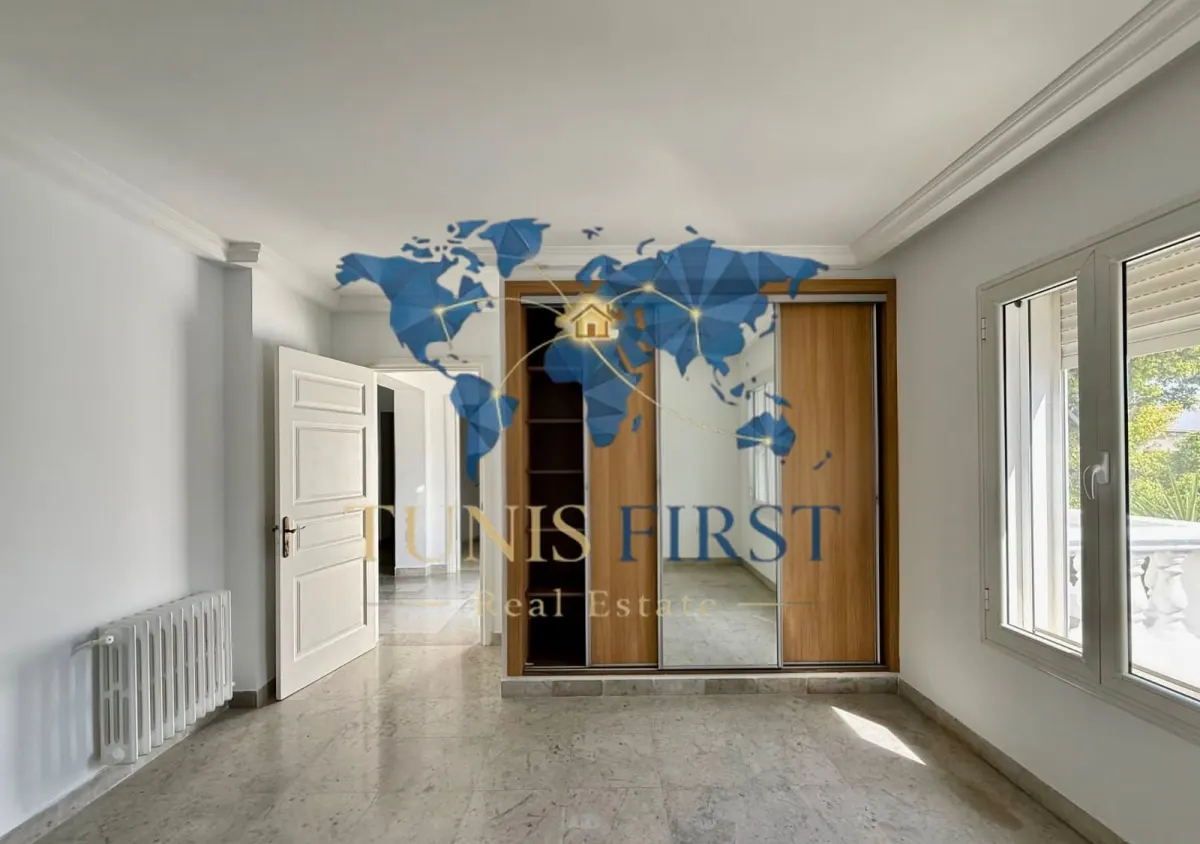 A louer Villa S+4 à Marsa Ville — Marsa Ville