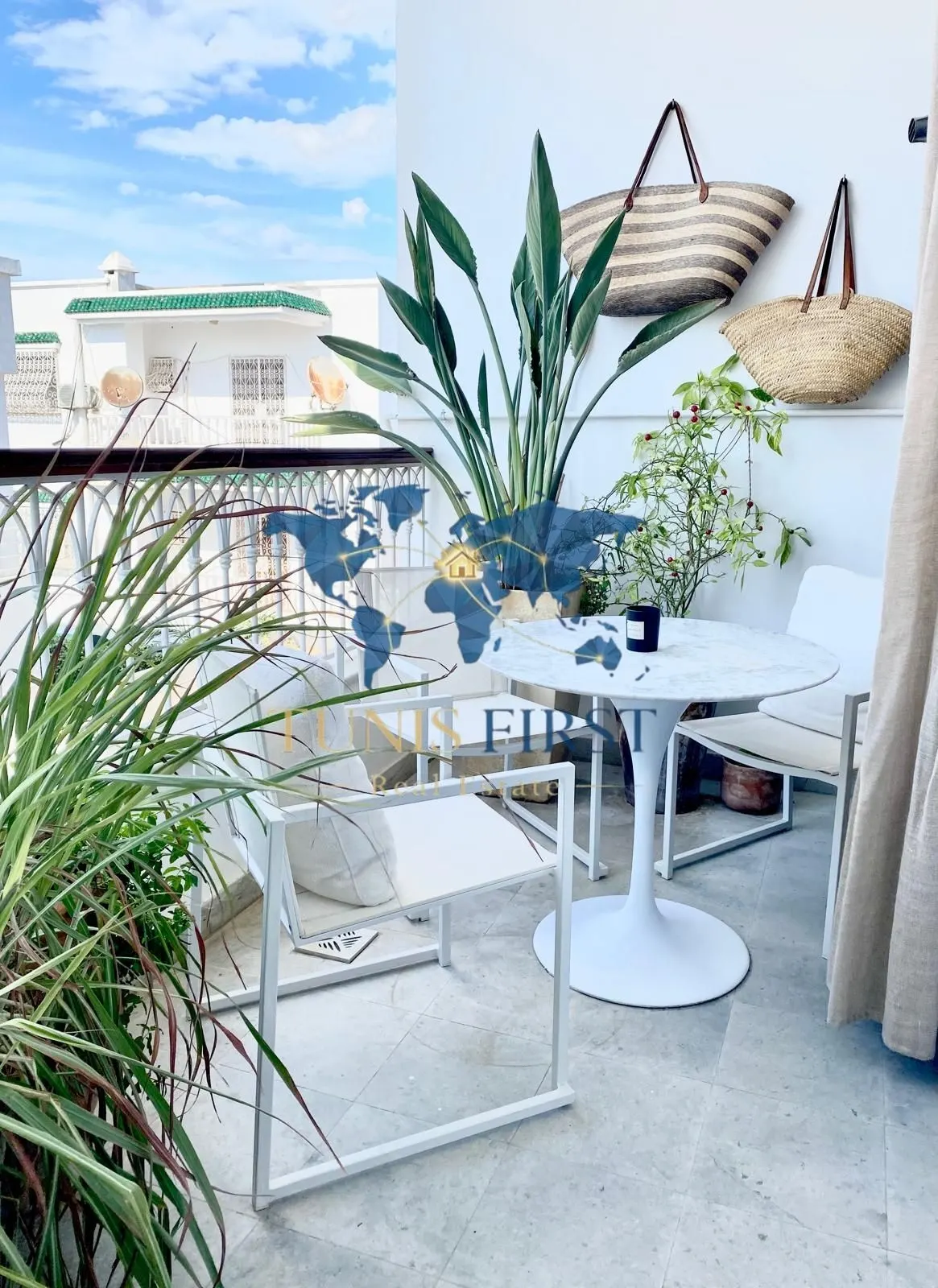 A louer un Duplex S+3 avec terrasse à la Marsa — Marsa Ville