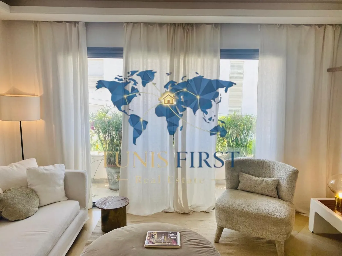A louer un Duplex S+3 avec terrasse à la Marsa — Marsa Ville