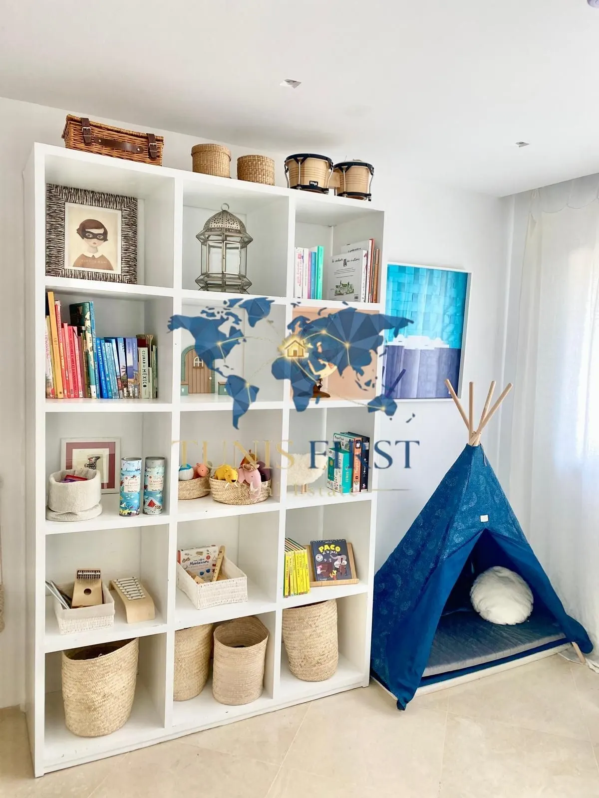 A louer un Duplex S+3 avec terrasse à la Marsa — Marsa Ville