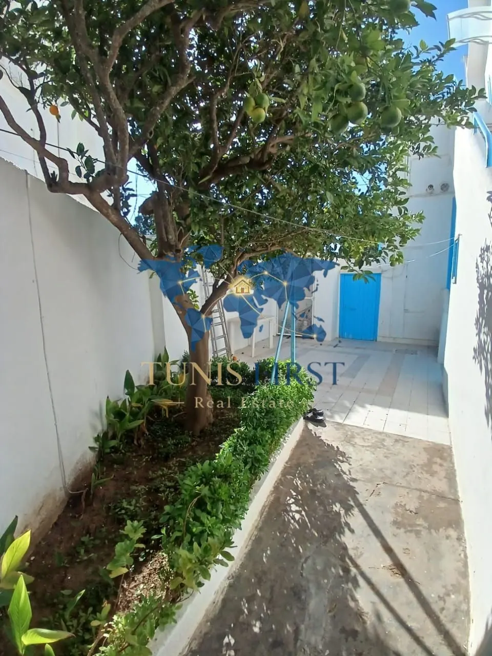 A louer etage de villa S+3 à Marsa corniche² — Marsa Corniche