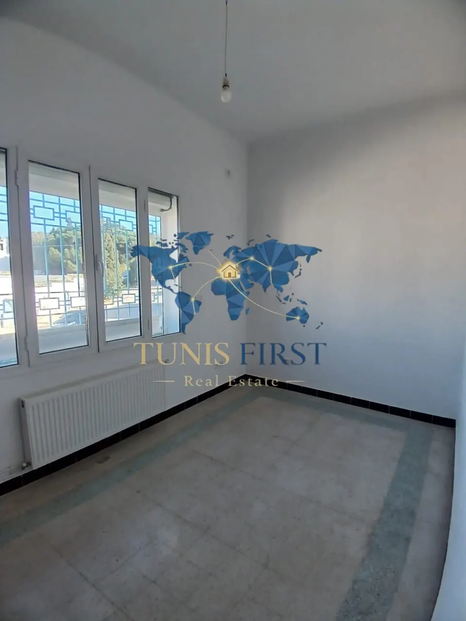 A louer etage de villa S+3 à Marsa corniche² — Marsa Corniche