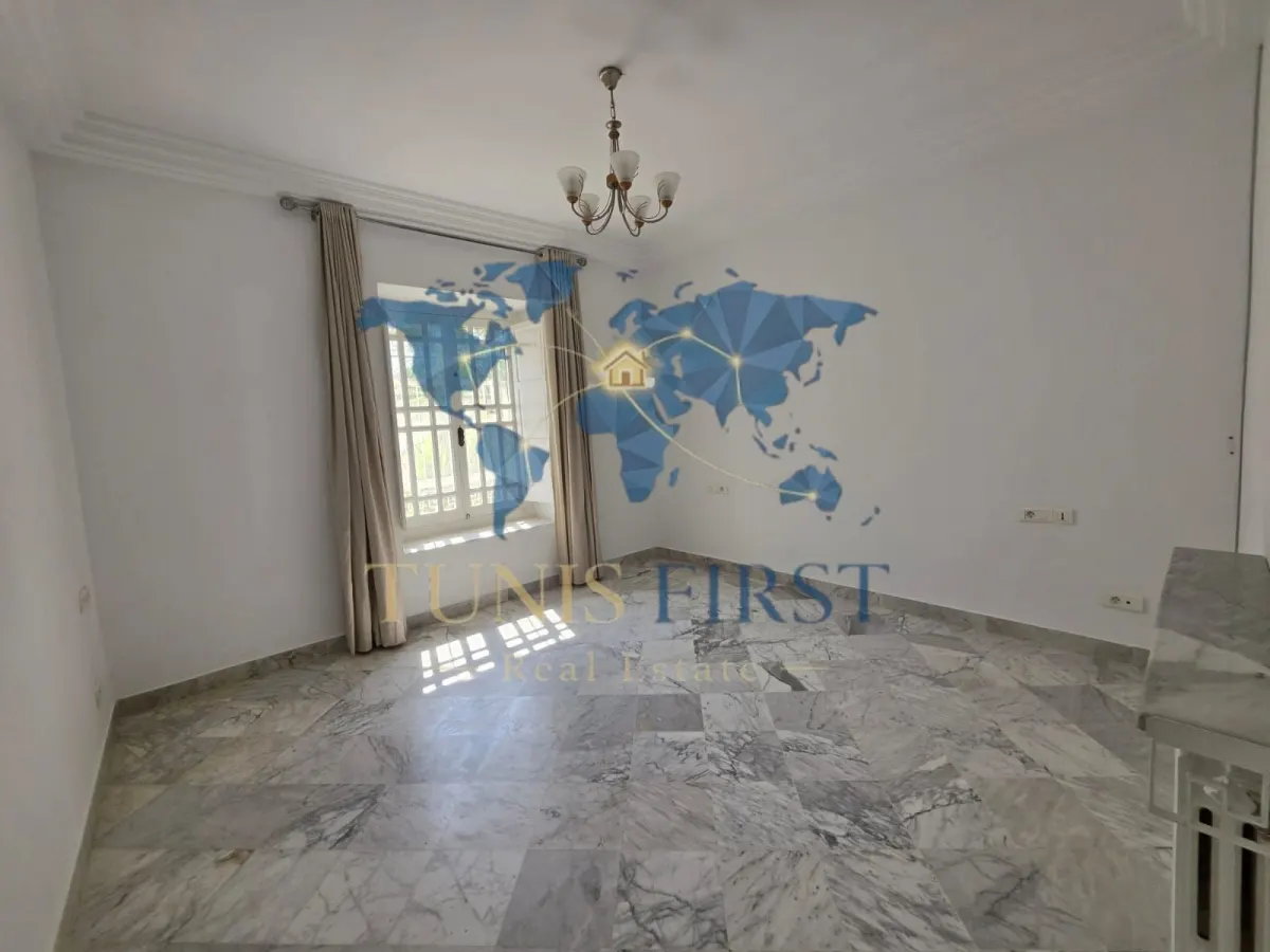 A vendre magnifique Villa à cité les pins — Cité Les Pins - El Maalaga