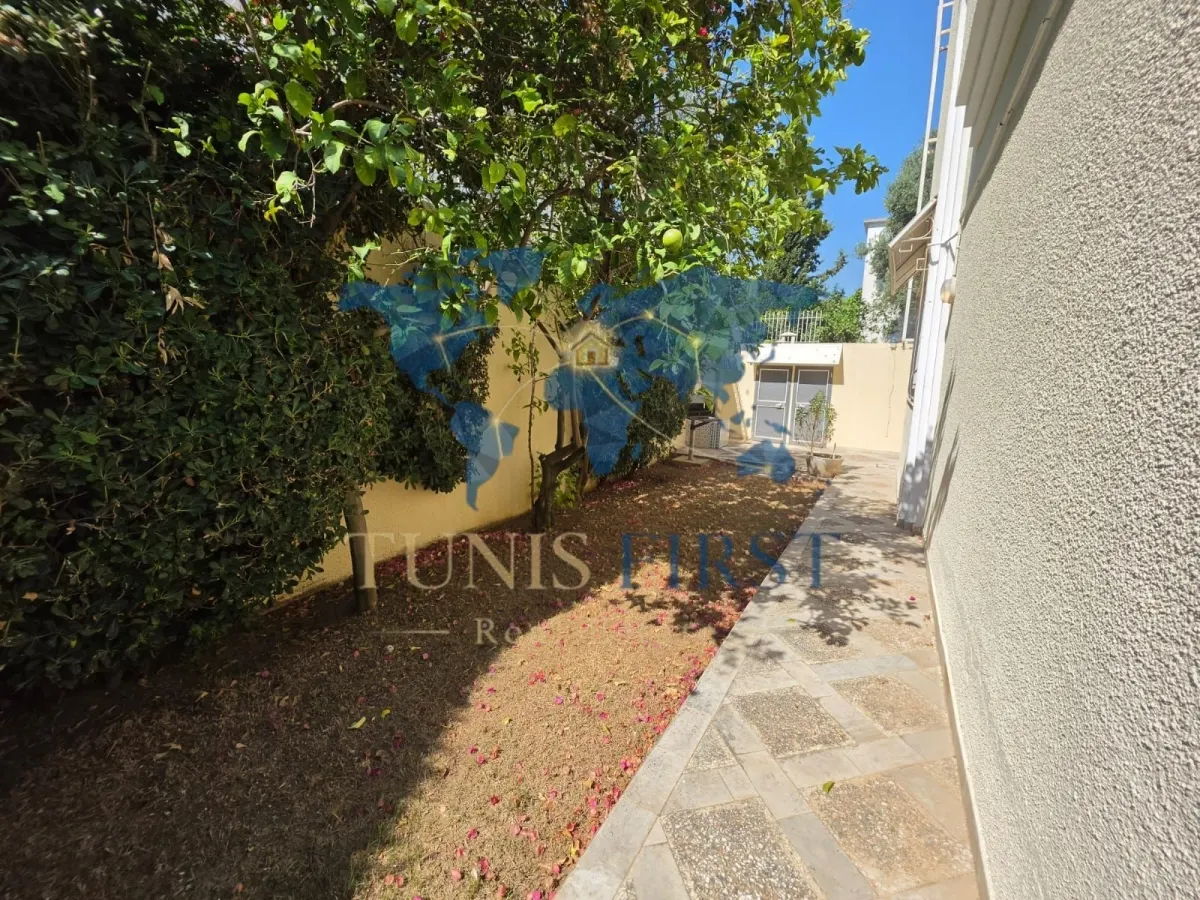 A vendre magnifique Villa à cité les pins — Cité Les Pins - El Maalaga