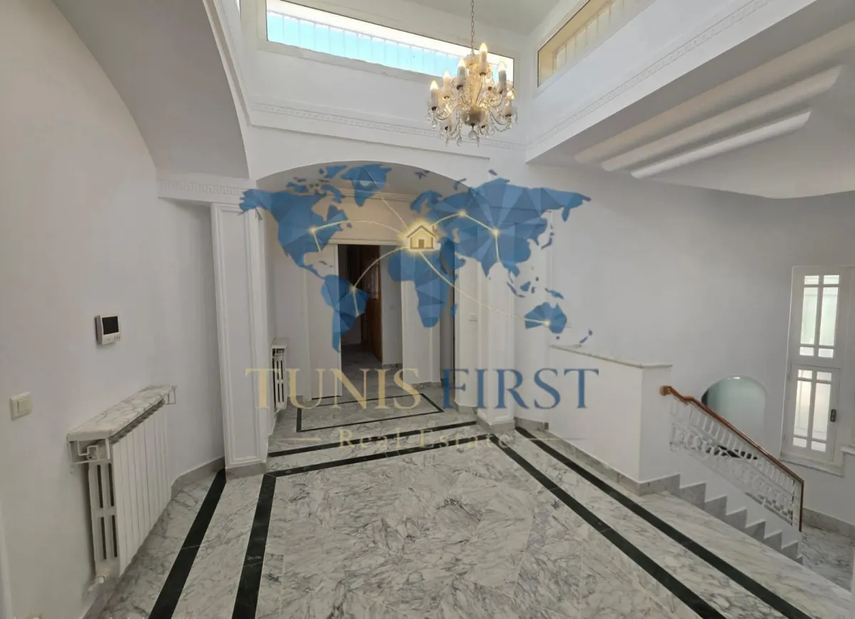A vendre magnifique Villa à cité les pins — Cité Les Pins - El Maalaga