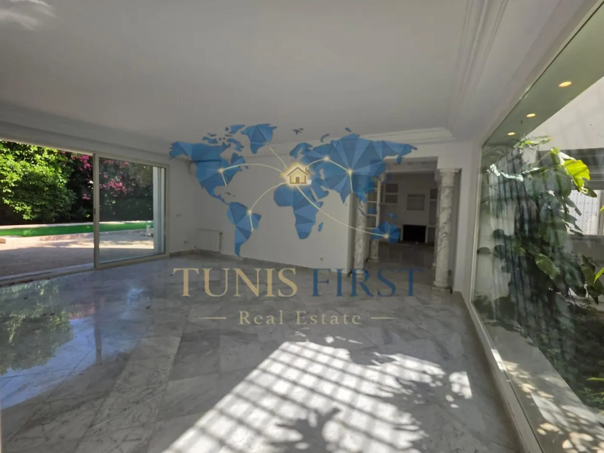 A louer villa d'exception avec jardin et piscine à Carthage — Carthage