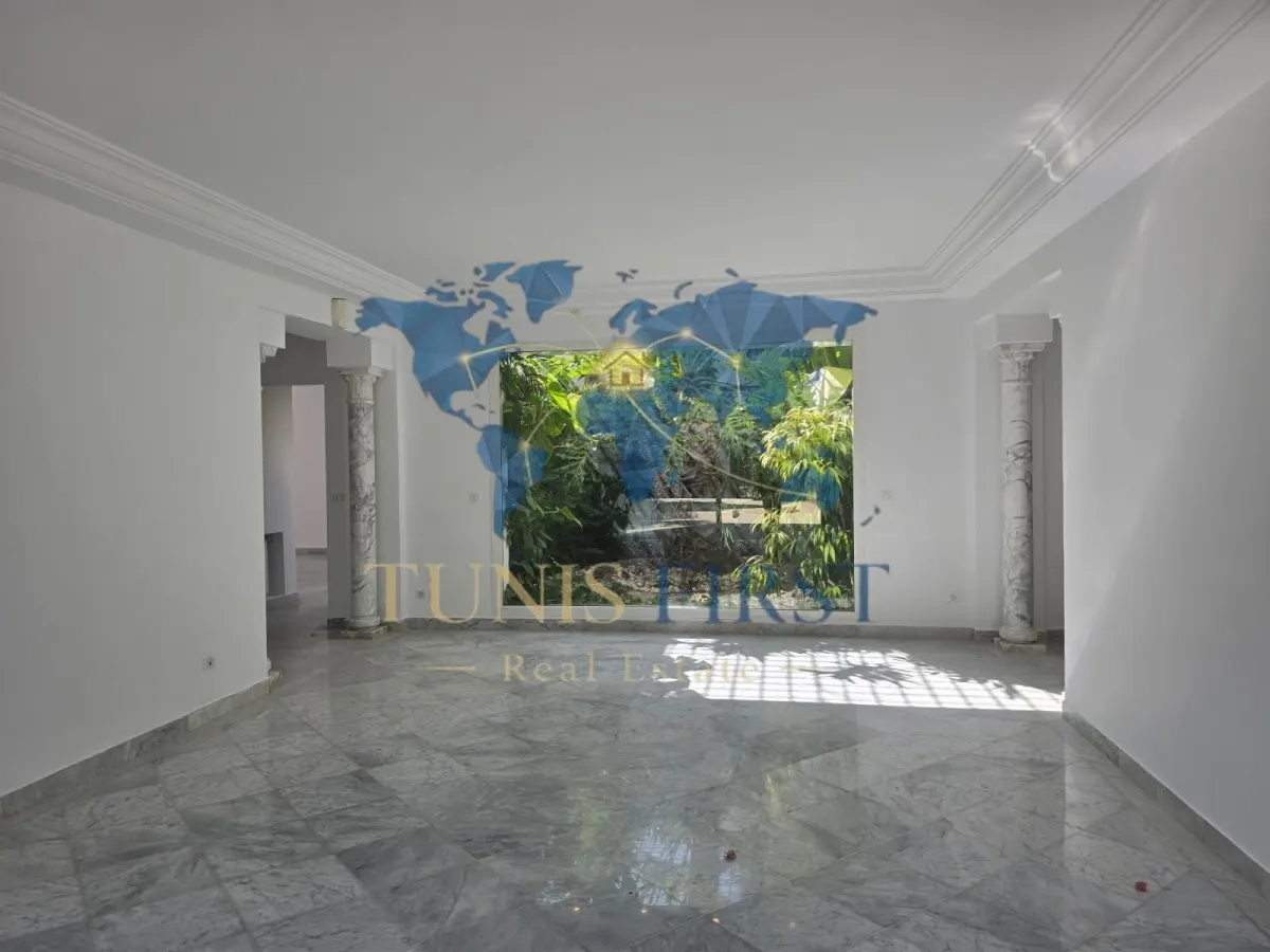 A louer villa d'exception avec jardin et piscine à Carthage — Carthage
