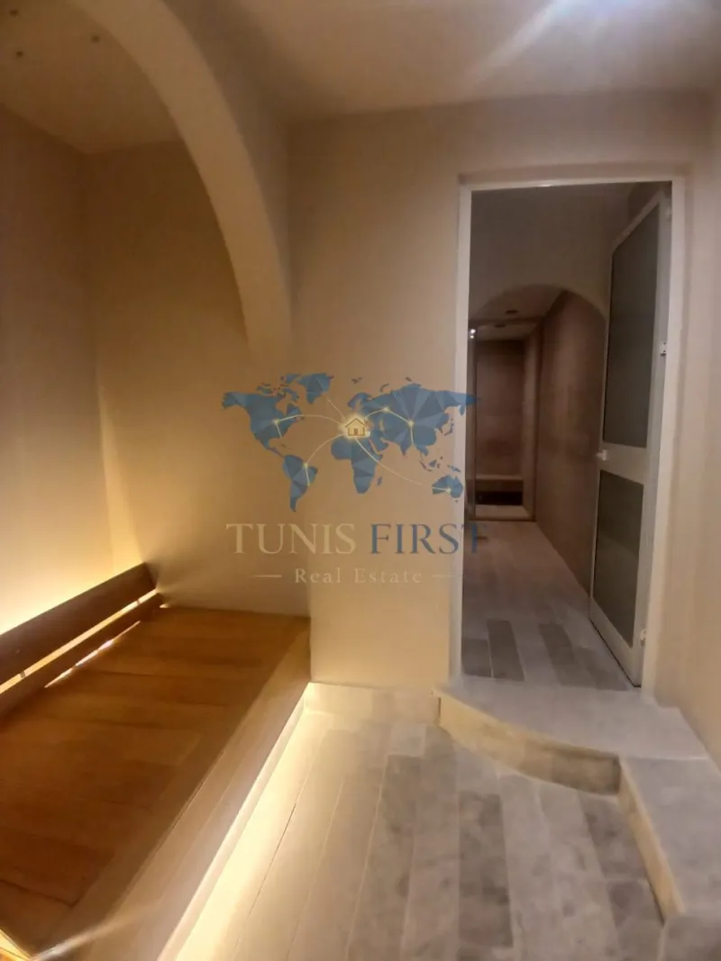 A louer local commercial de 200m² avec matériel esthétique et coiffure au coeur de La Marsa — Sidi abdelaziz