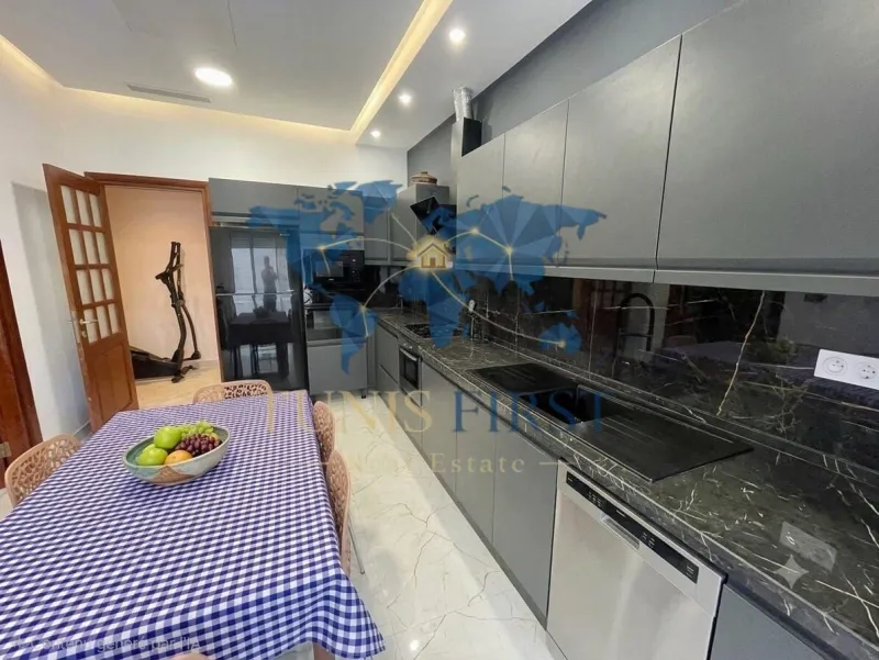 A Louer Triplex de Luxe Meublé pour Courte Durée à Hammamet — Hammamet