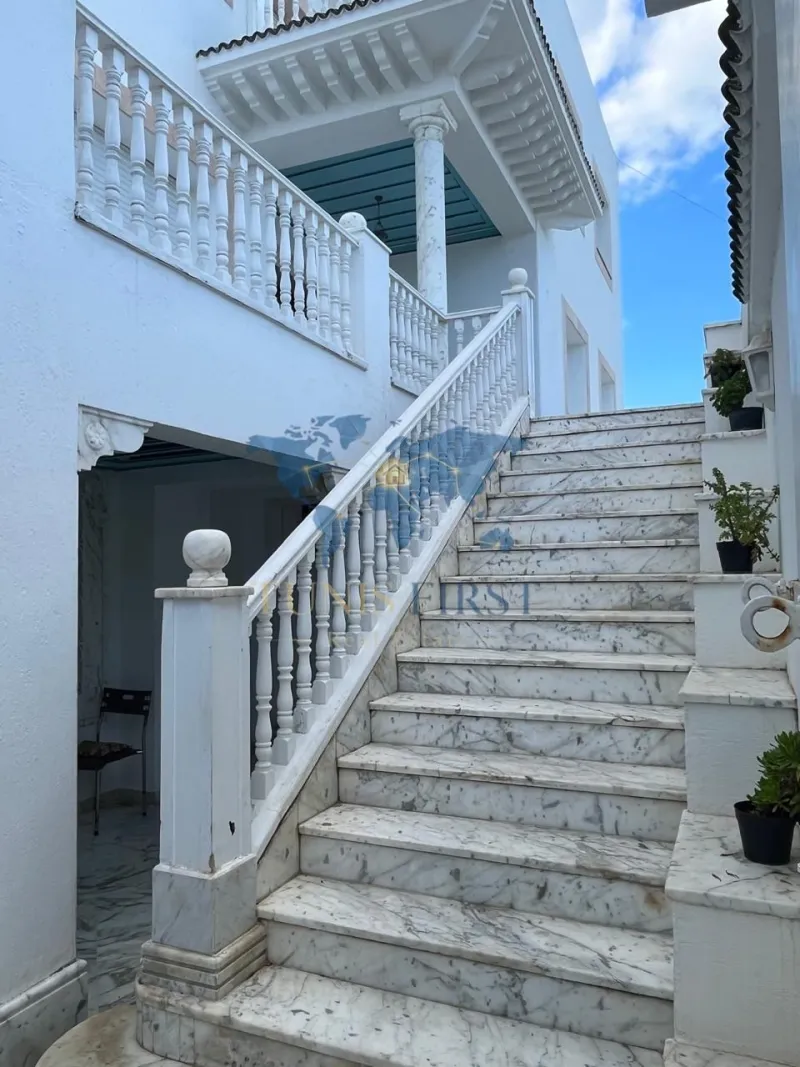 A louer villa de charme S+6 à Marsa Cube — Marsa Cube
