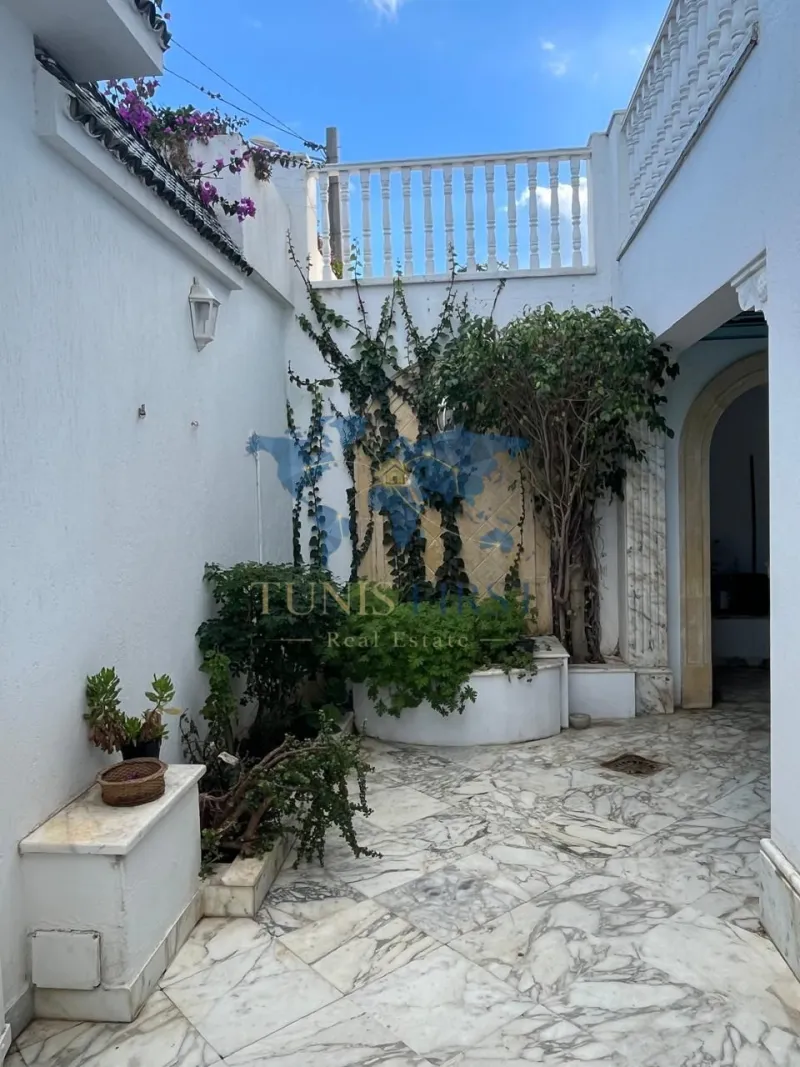 A louer villa de charme S+6 à Marsa Cube — Marsa Cube