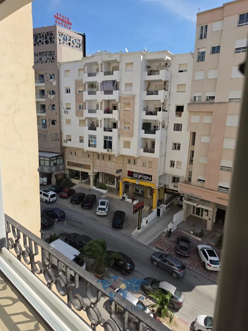 A Louer Appartement S+2 Vide à Ennasr 2