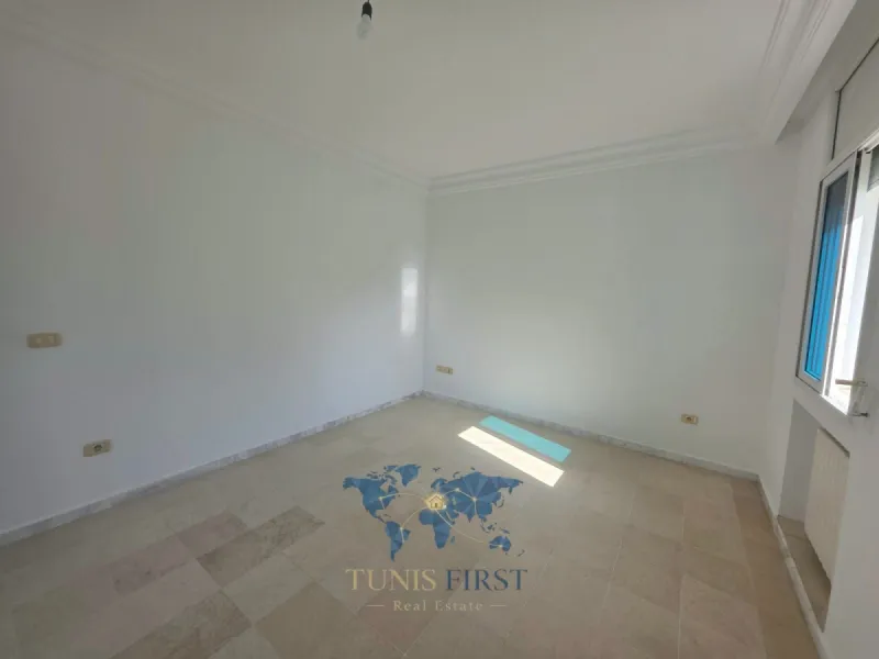 A Louer Appartement de Charme S+3 Vide à Gammarth — Gammarth