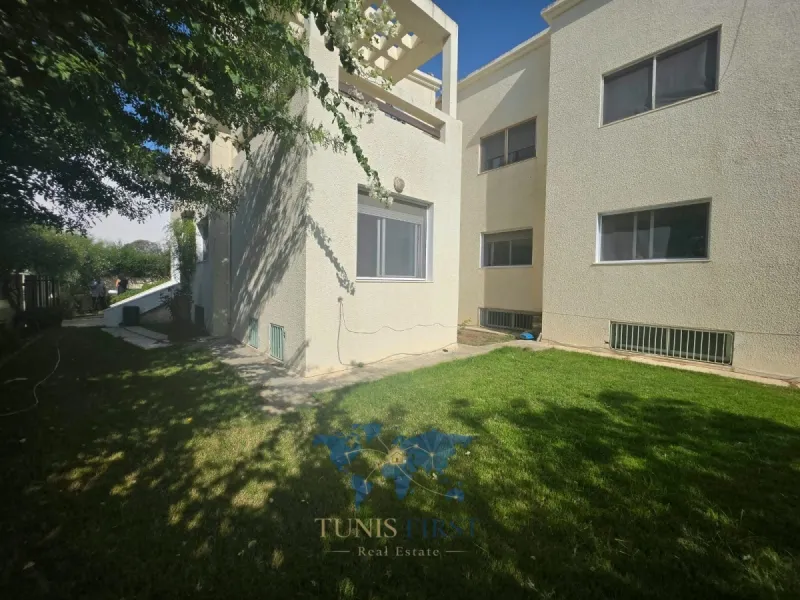 A Louer Appartement de Charme S+3 Vide à Gammarth — Gammarth