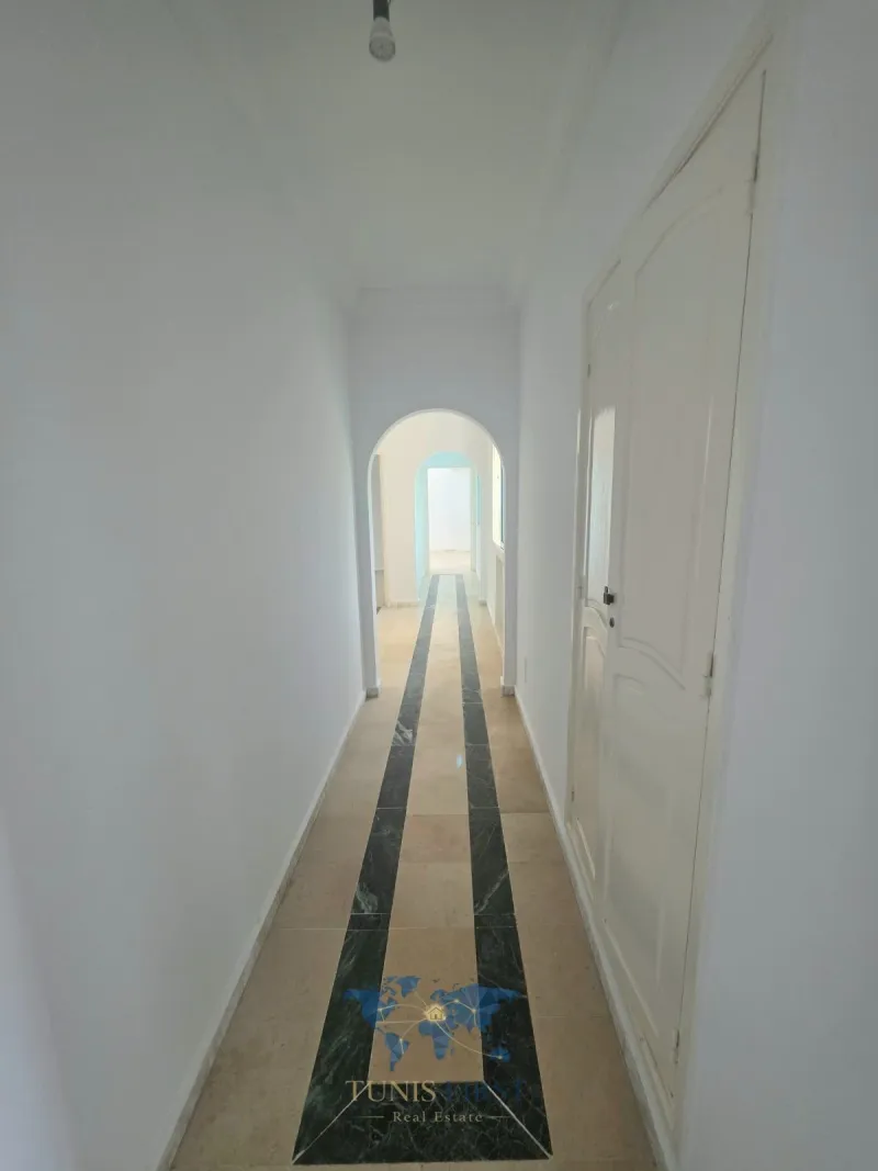 A Louer Appartement de Charme S+3 Vide à Gammarth — Gammarth
