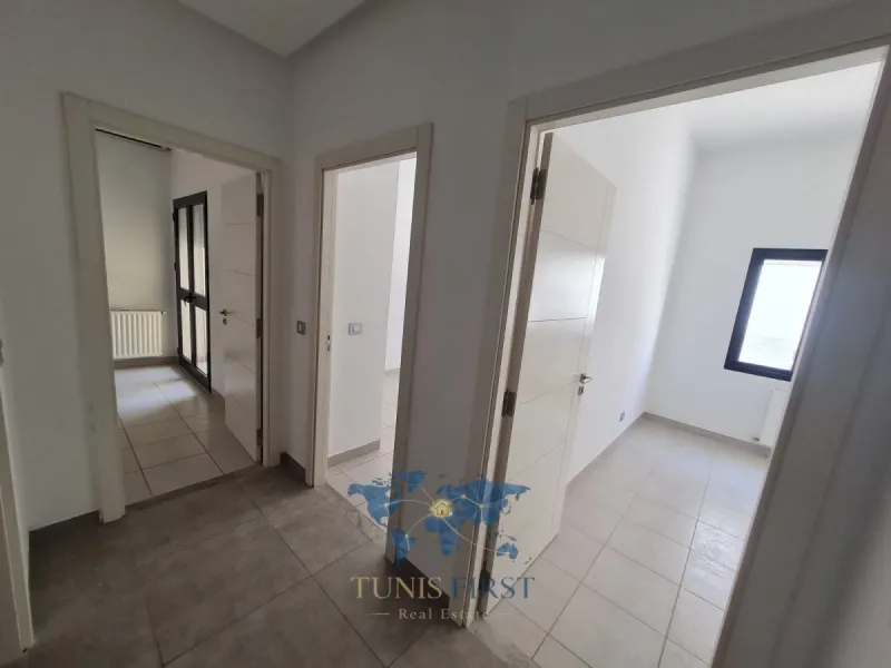 A Vendre Appartement S+4 aux Jardins de Carthage — La Marsa