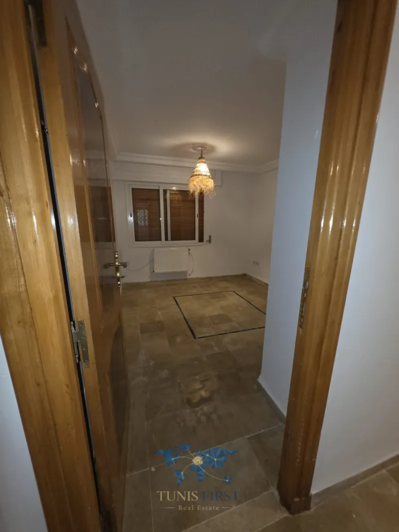 A louer  Villa S+6 pour usage bureautique à Gammarth — Gammarth