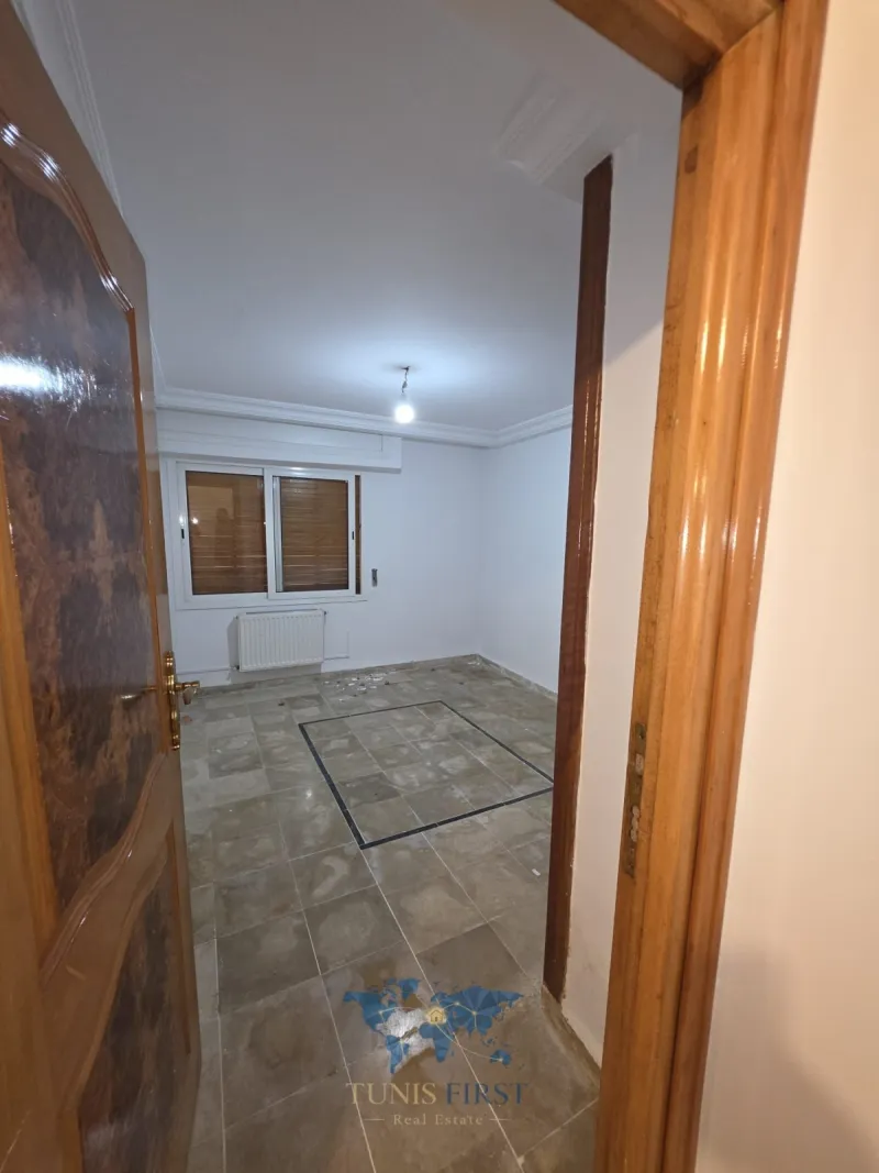 A louer  Villa S+6 pour usage bureautique à Gammarth — Gammarth