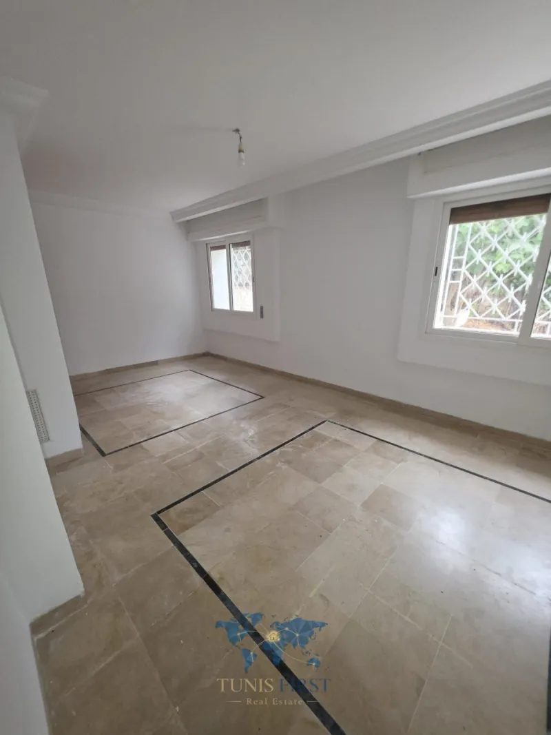 A louer  Villa S+6 pour usage bureautique à Gammarth — Gammarth