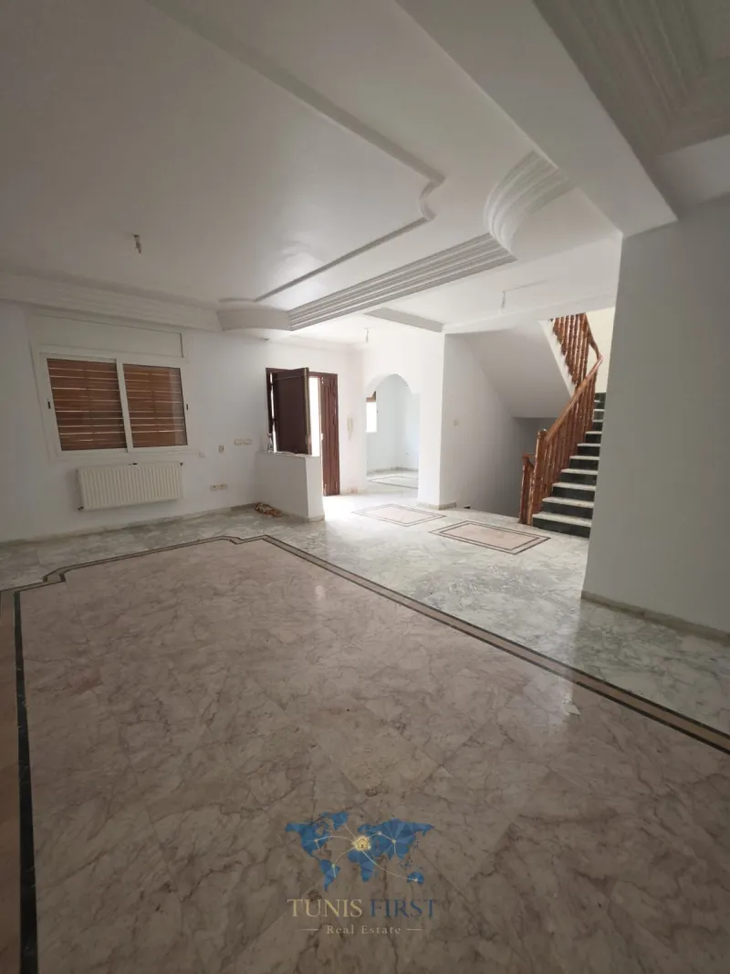 A louer Villa S+6 pour usage bureautique à Gammarth — Gammarth
