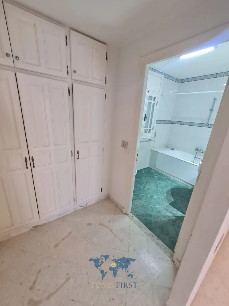 A Louer Villa Jumelée Vide à Cité EL Moez, La Marsa — Cite El Moez