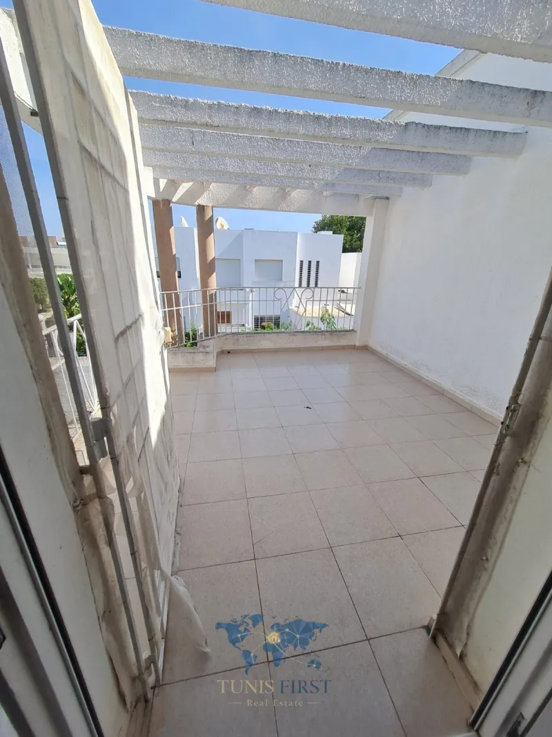 A Louer Villa Jumelée Vide à Cité EL Moez, La Marsa — Cite El Moez