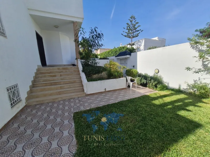 A Louer Villa Jumelée Vide à Cité EL Moez, La Marsa — Cite El Moez