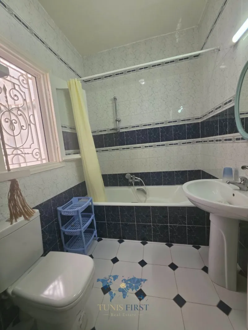 A Louer Etage de villa S+3 Meublé à La Marsa — Cite Erriadh