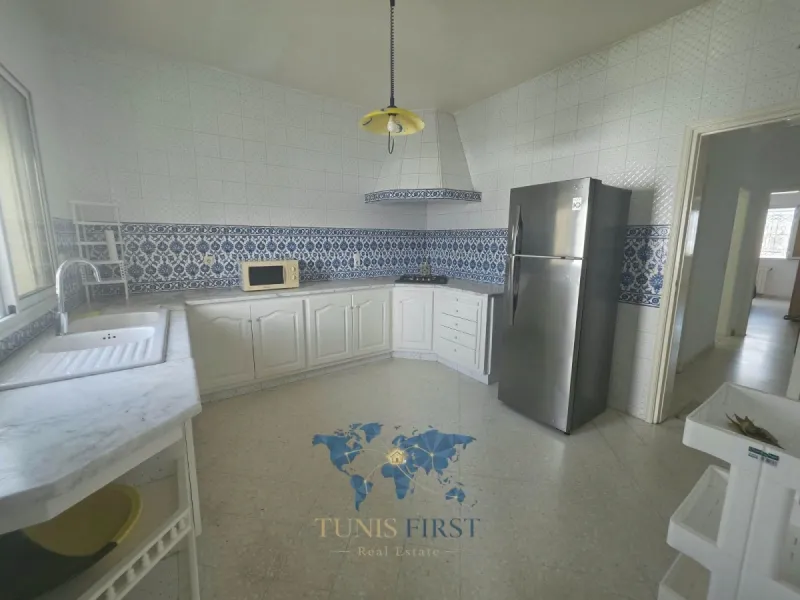 A Louer Etage de villa S+3 Meublé à La Marsa — Cite Erriadh