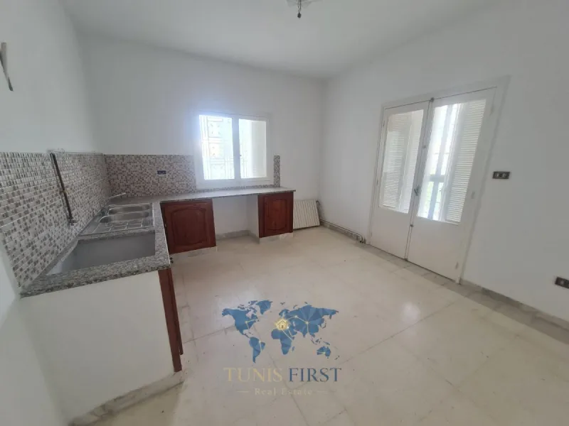 A Louer Appartement S+2 Vide à Cité des Juges, La Marsa — Cite Des Juges 2
