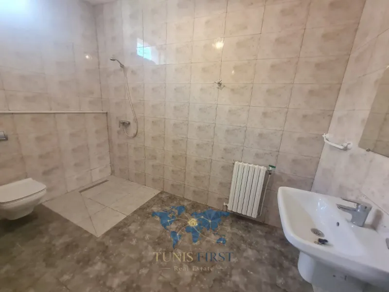 A Louer Appartement S+2 Vide à Cité des Juges, La Marsa — Cite Des Juges 2