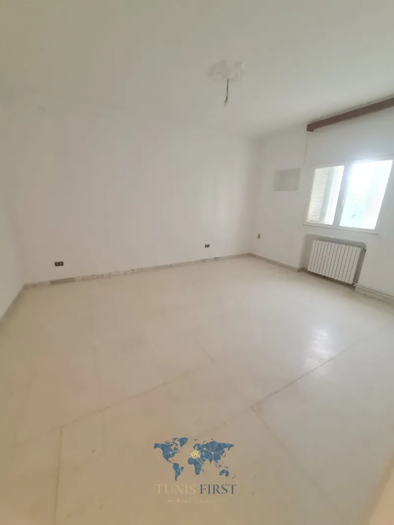 A Louer Appartement S+2 Vide à Cité des Juges, La Marsa — Cite Des Juges 2