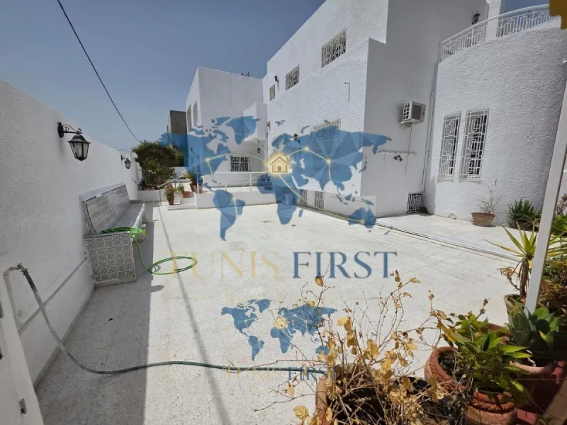 À Vendre Rez-de-chaussée de villa S+3 à La Marsa Ennassim