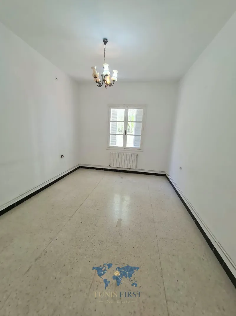 À Louer Rez-de-chaussée de villa S+4 à Mutuelle Ville — Mutuelle Ville