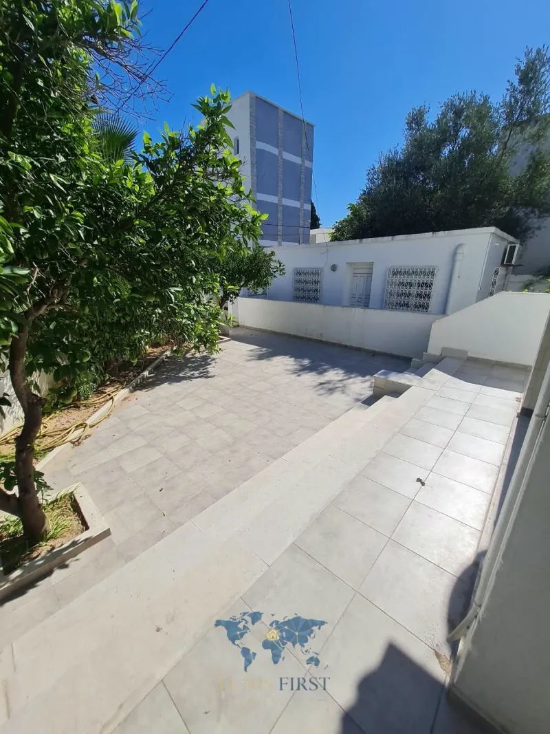 À Louer Rez-de-chaussée de villa S+4 à Mutuelle Ville — Mutuelle Ville