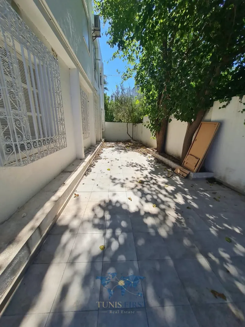 À Louer Rez-de-chaussée de villa S+4 à Mutuelle Ville — Mutuelle Ville