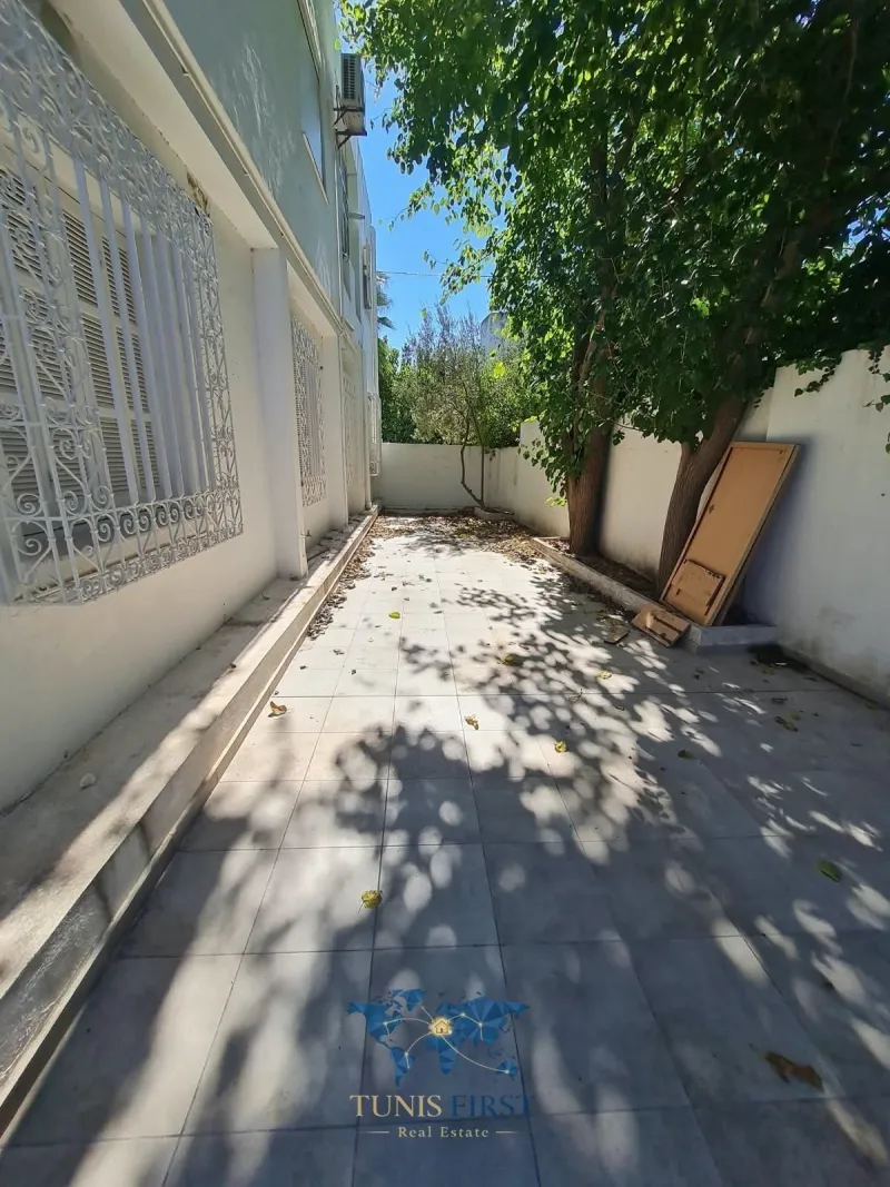 À Louer RDC de Villa à usage bureautique à Mutuelle Ville — Mutuelle Ville